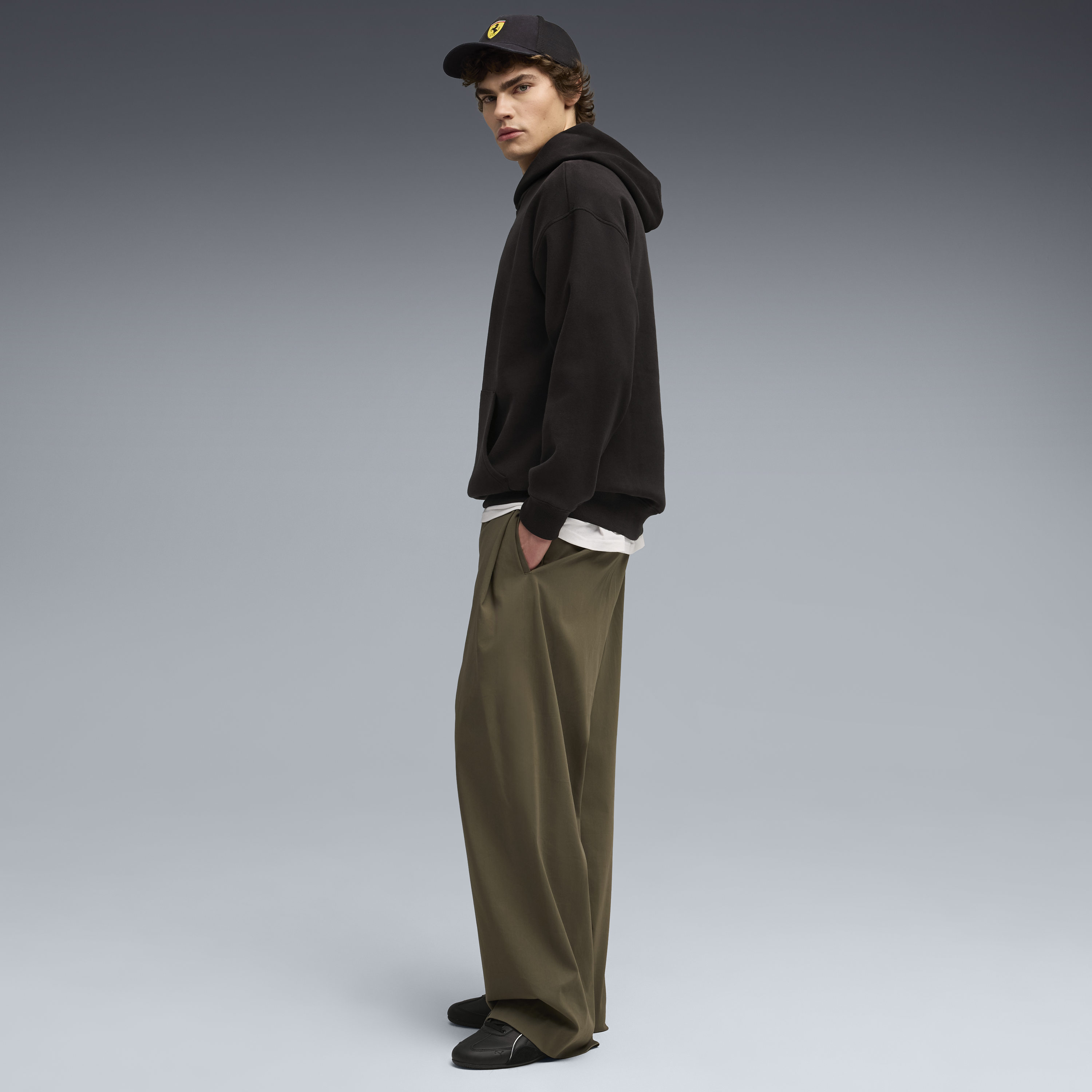 Bluza z kapturem Ferrari, Puma, odzież sportowa, logo tarczy, czarna 🔥