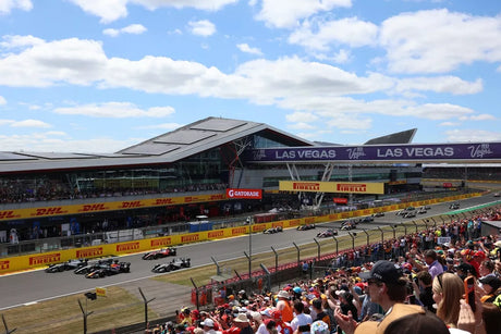 Hamilton i Leclerc oceniają zmiany Ferrari