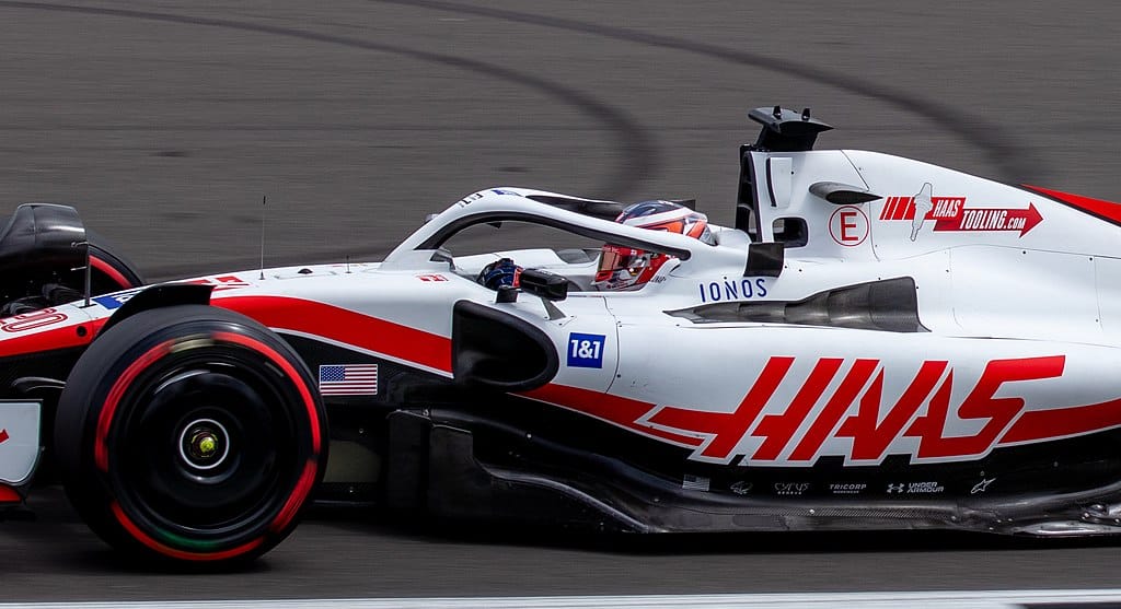 Szef zespołu Haas zdradza wielkie plany! Komatsu uderza w F1