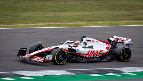 Cadillac Wkracza na Szczyt F1! Czy Szykuje się Wielki Transfer?