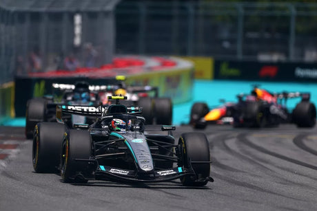 Mercedes liderem po FP1 na torze Madring