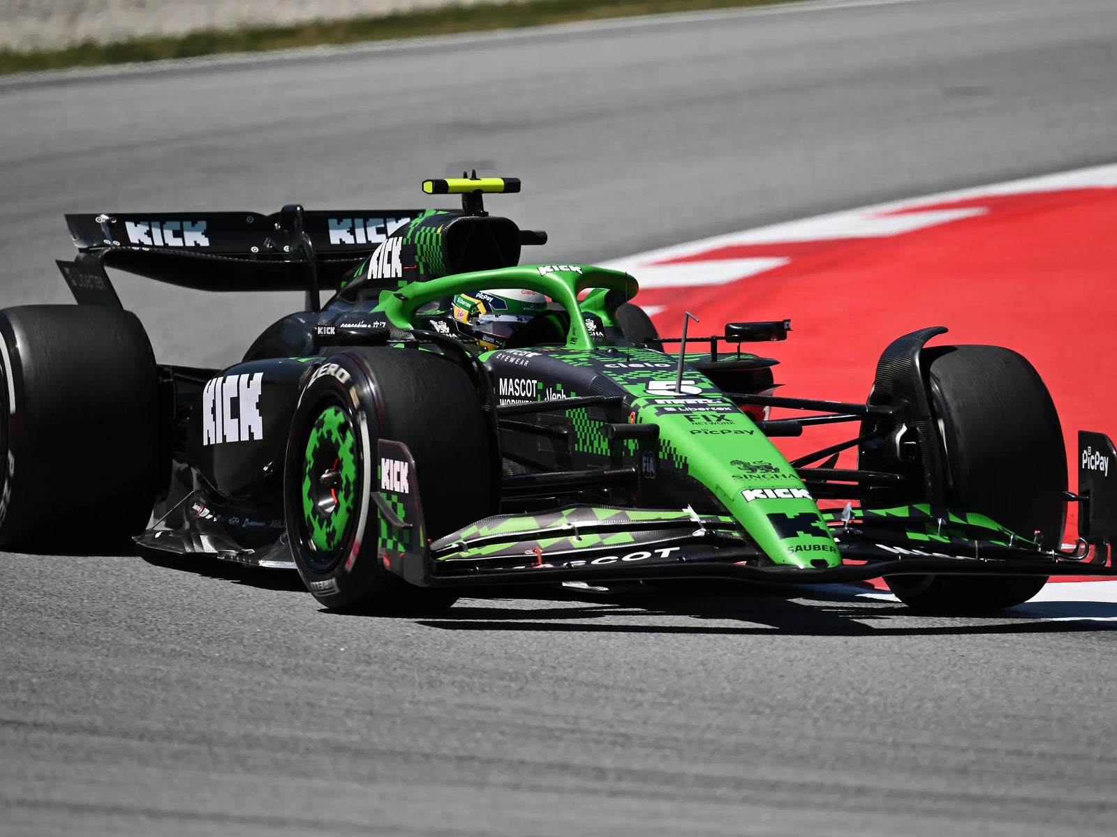 Szokujące zwroty akcji F1 2026! Kto zaskoczył, a kto zawiódł?