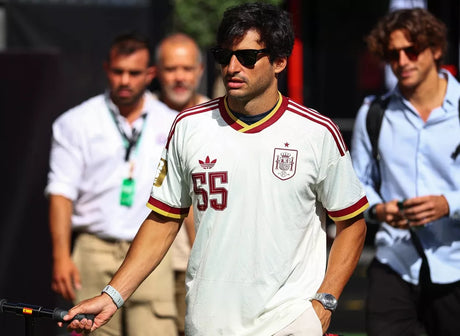 Sainz ukarany przesunięciem na starcie w Hiszpanii