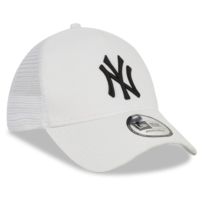 Czapka z daszkiem New York Yankees, New Era, trucker, Essential, biała