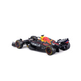 F1 Red Bull Racing Automodell, mit Helm, RB18, bburago, 1:43, Max Verstappen