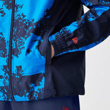 Kurtka Red Bull Racing Windrunner marki New Era w kamuflażu, niebieska