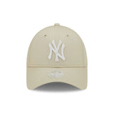 Damska czapka New Era NY Yankees 9FORTY regulowana, biała